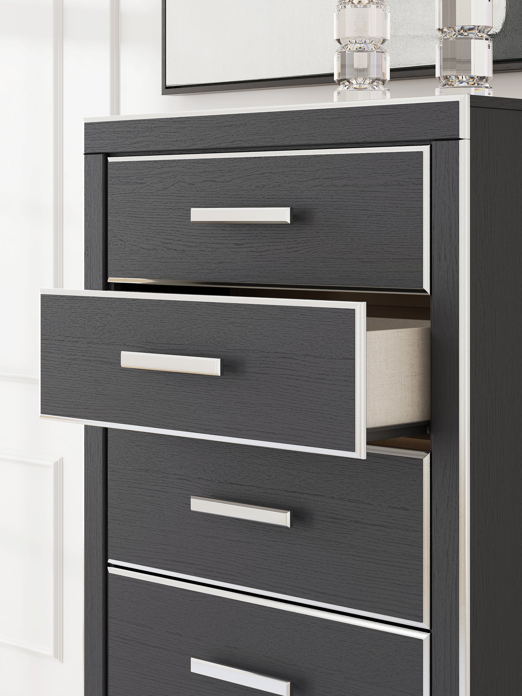 Zuraleus Black Chest of Drawers