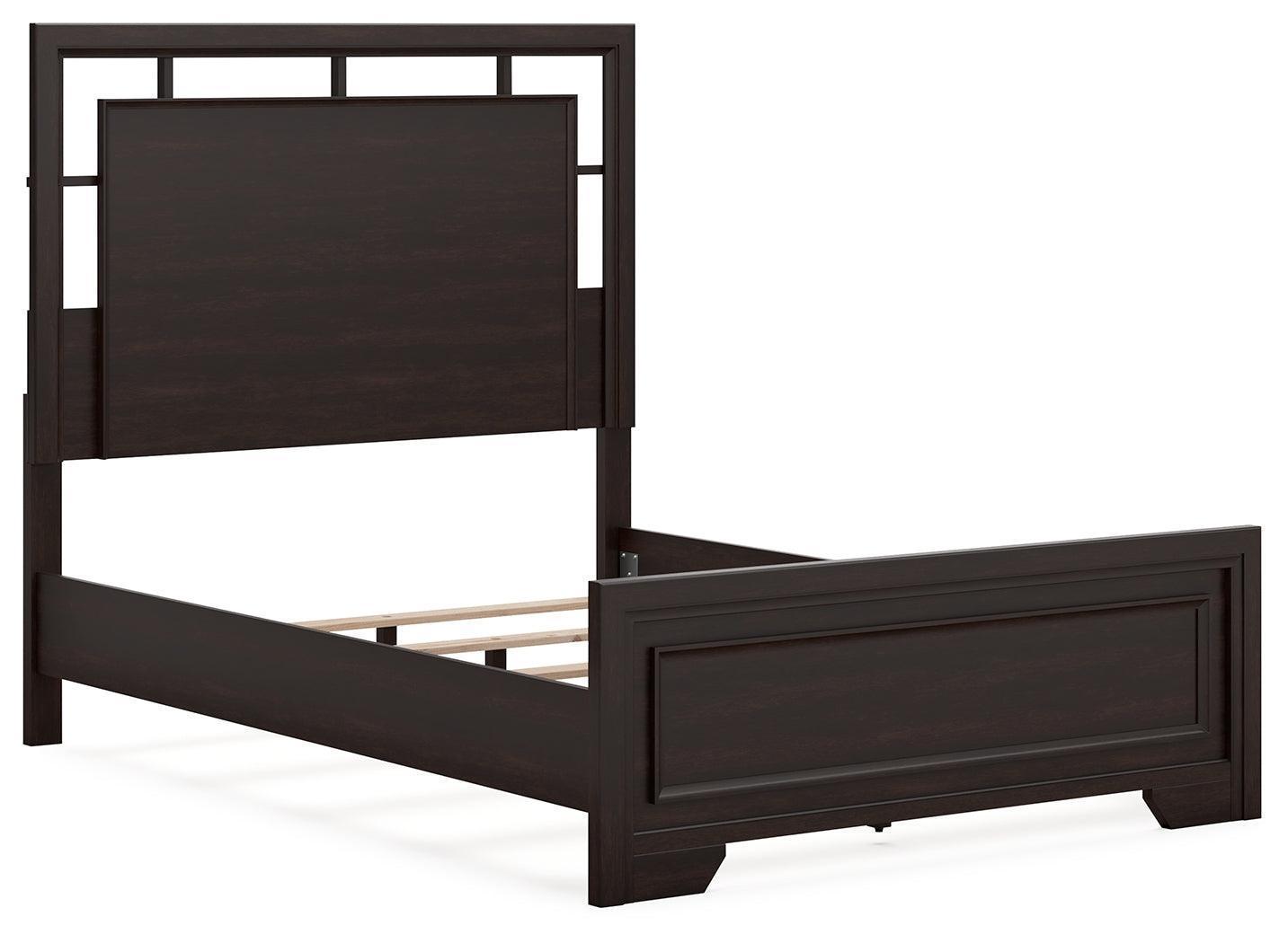 Covetown Full Dark Brown Panel Bed - Full Size