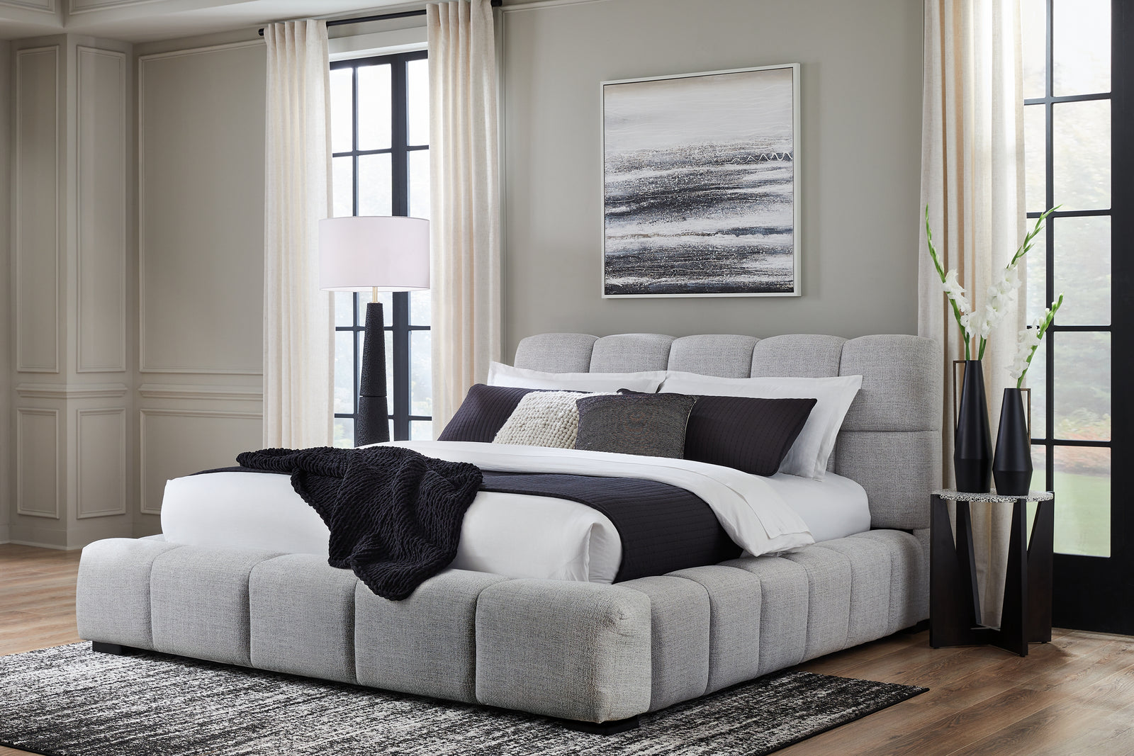 Grendusk Light Gray Queen Upholstered Bed