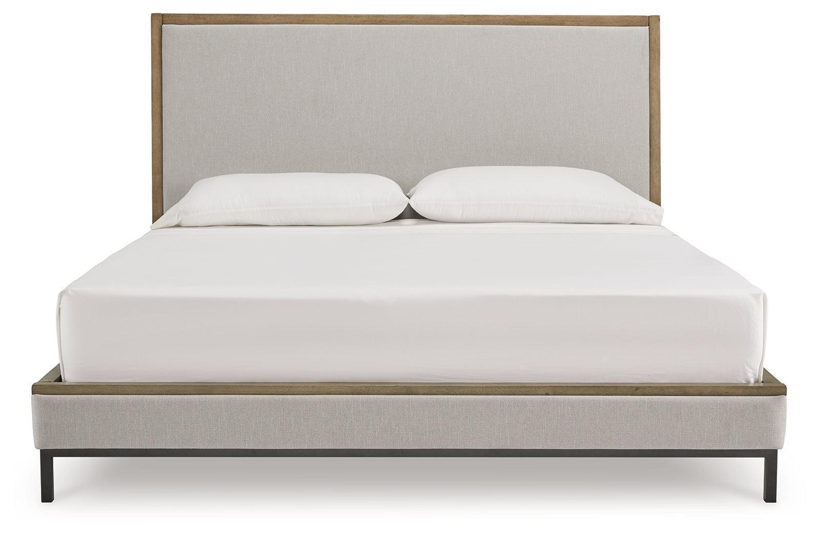 Tomtyn Light Brown Queen Upholstered Bed