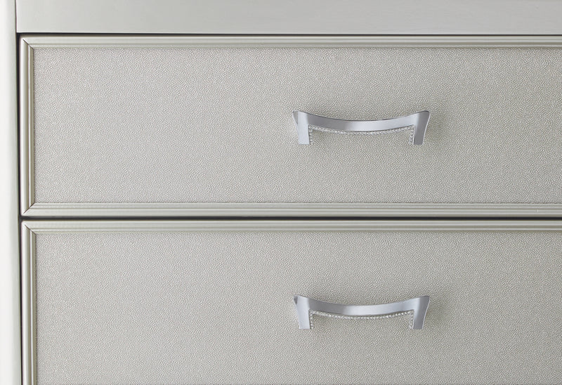 Coralayne Silver Dresser And Mirror B650B7