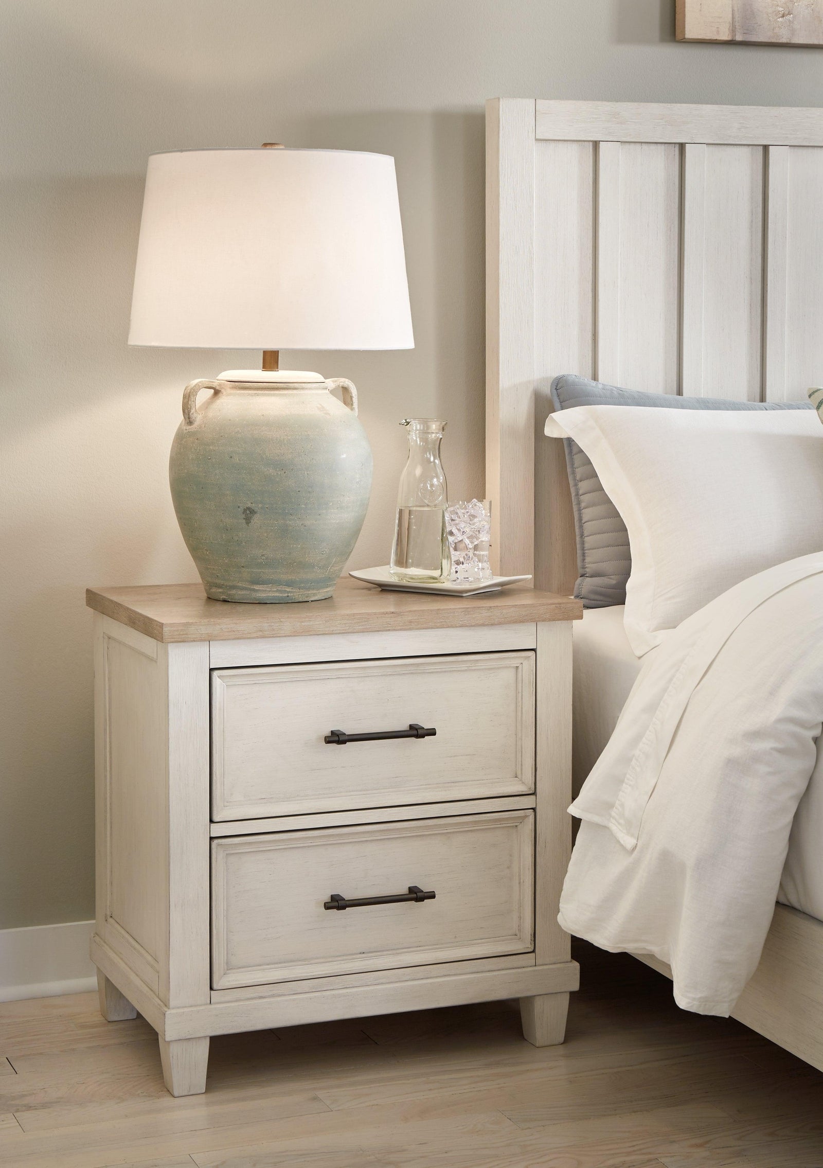 Shaybrock Antique White/Brown Nightstand