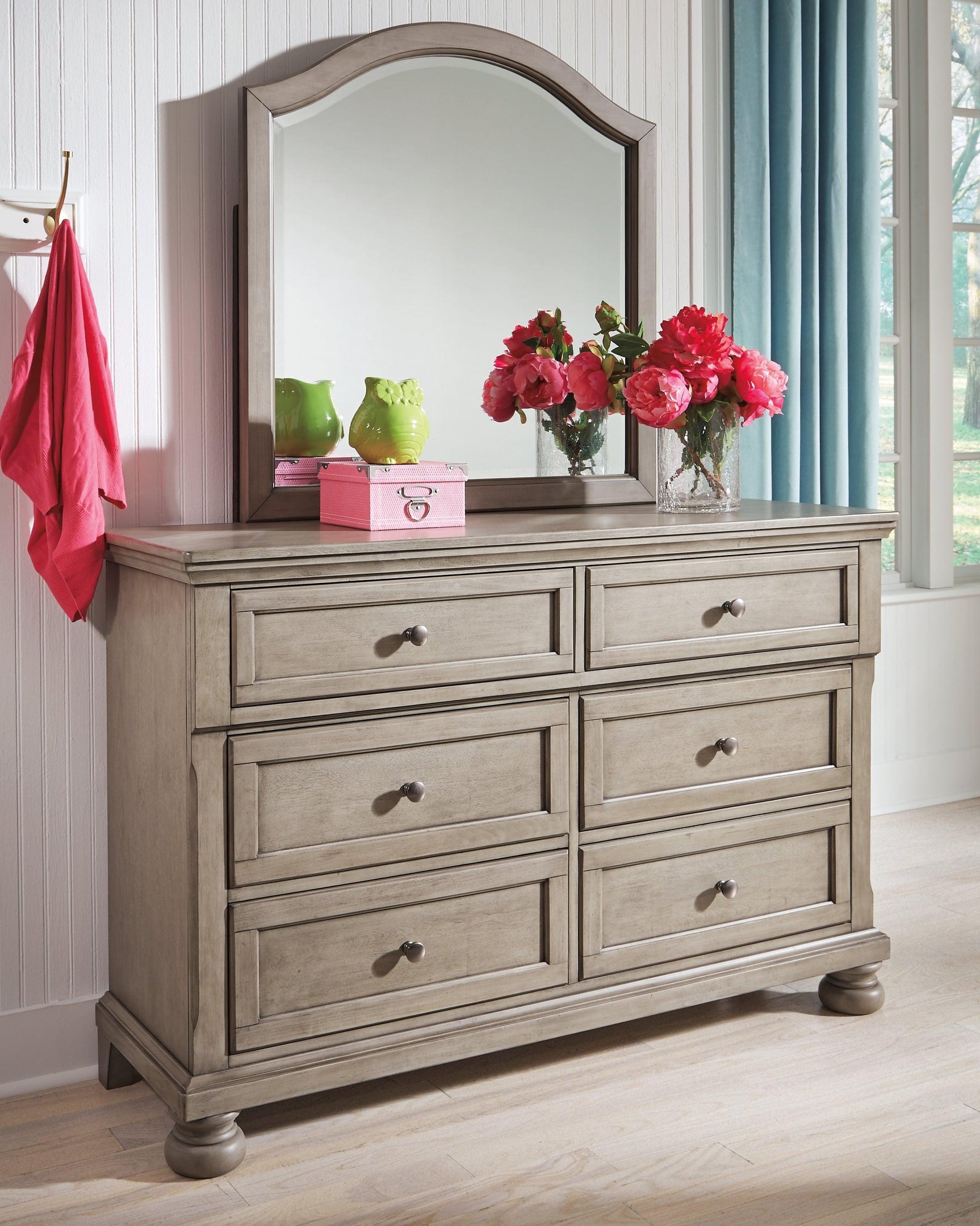 Lettner Light Gray Dresser And Mirror B733B20 - Ella Furniture