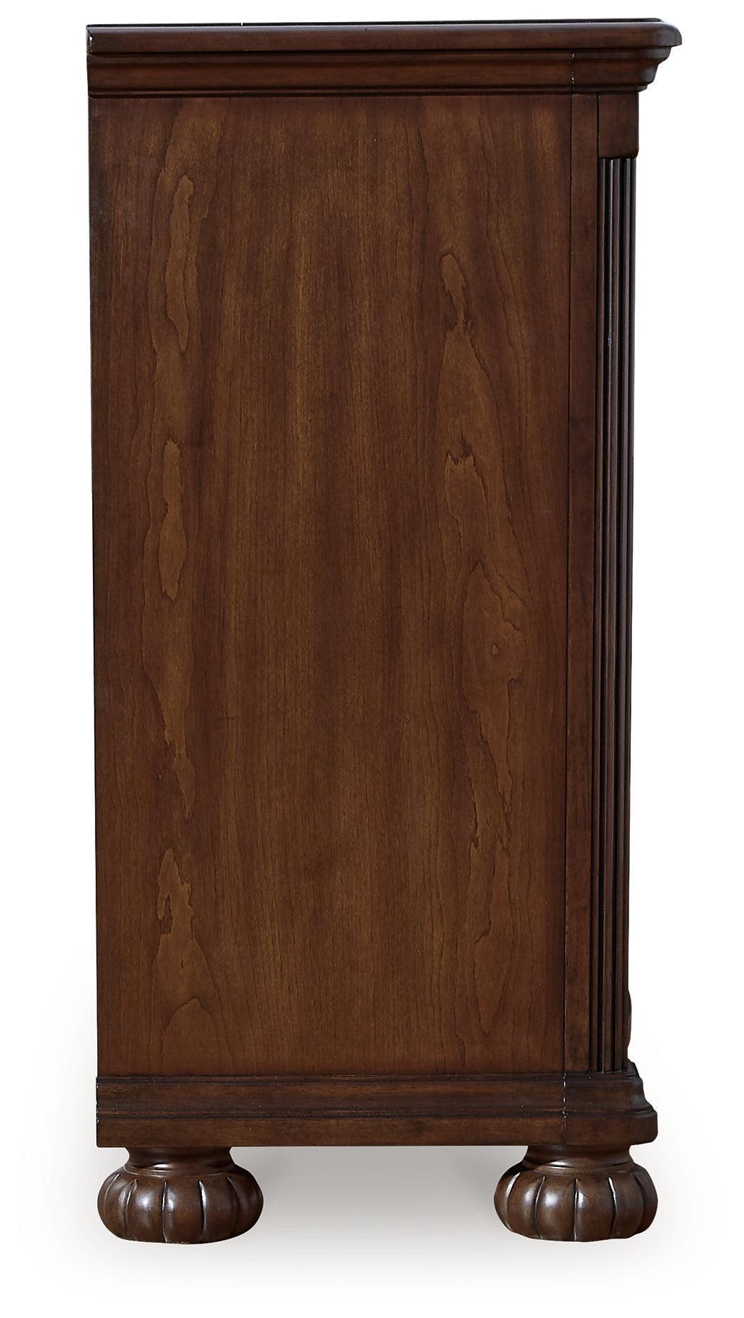 Lavinton Brown 7-Drawer Traditional Dresser