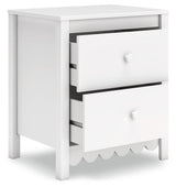 Hallityn White Nightstand