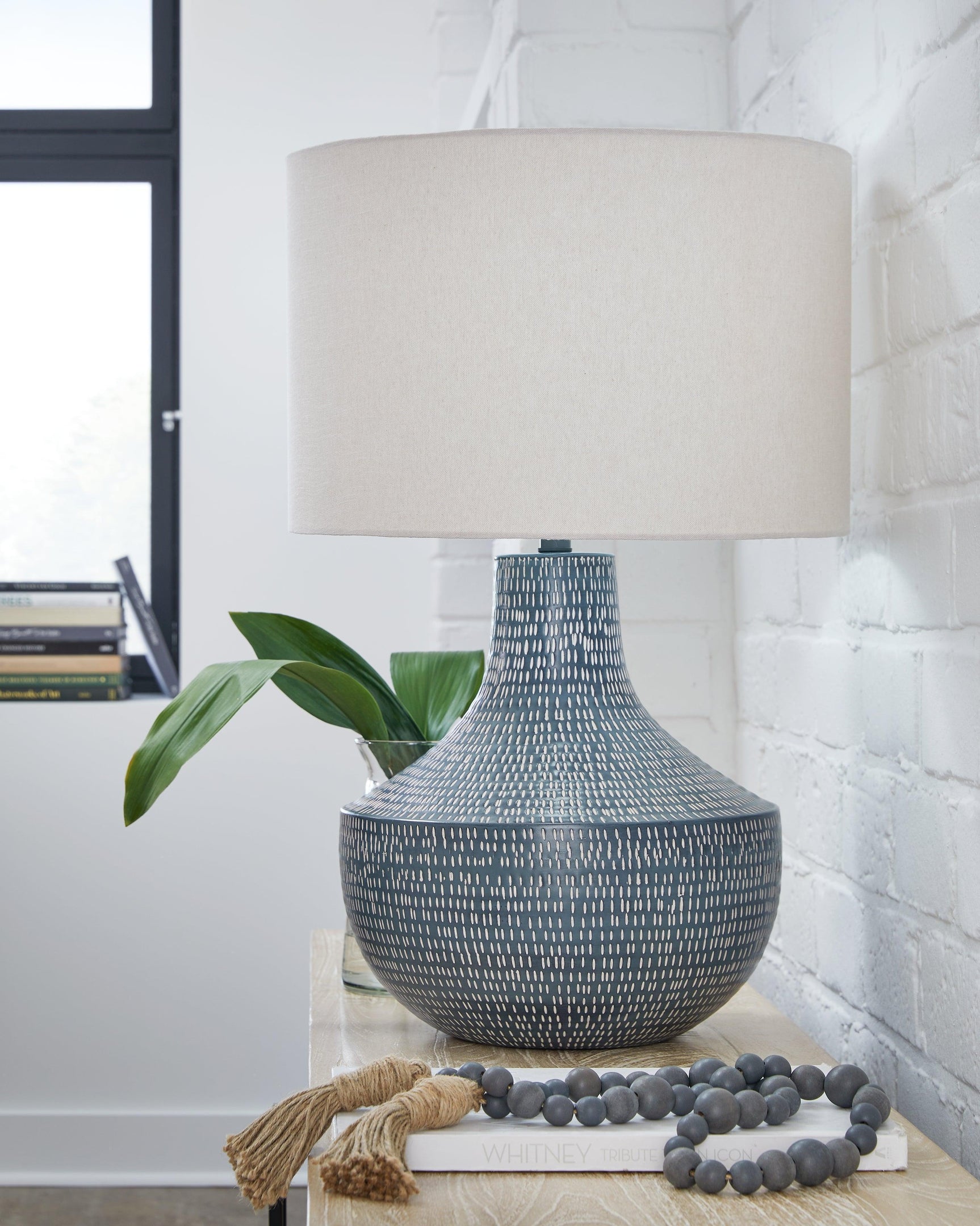 Schylarmont Antique Gray/White 2-Piece Table Lamp Set