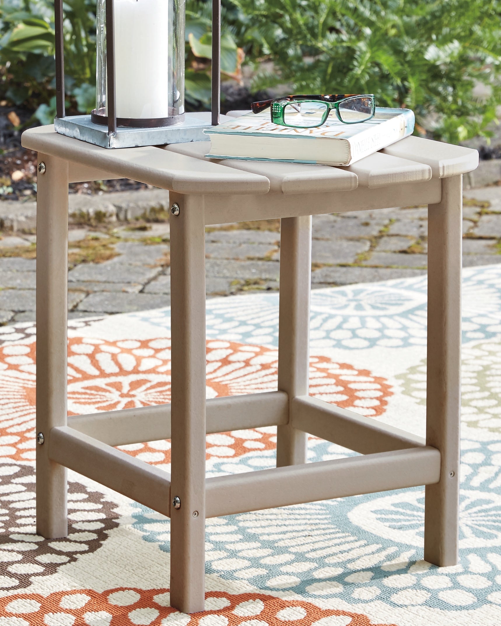 Sundown Driftwood Treasure Outdoor Chair with End Table