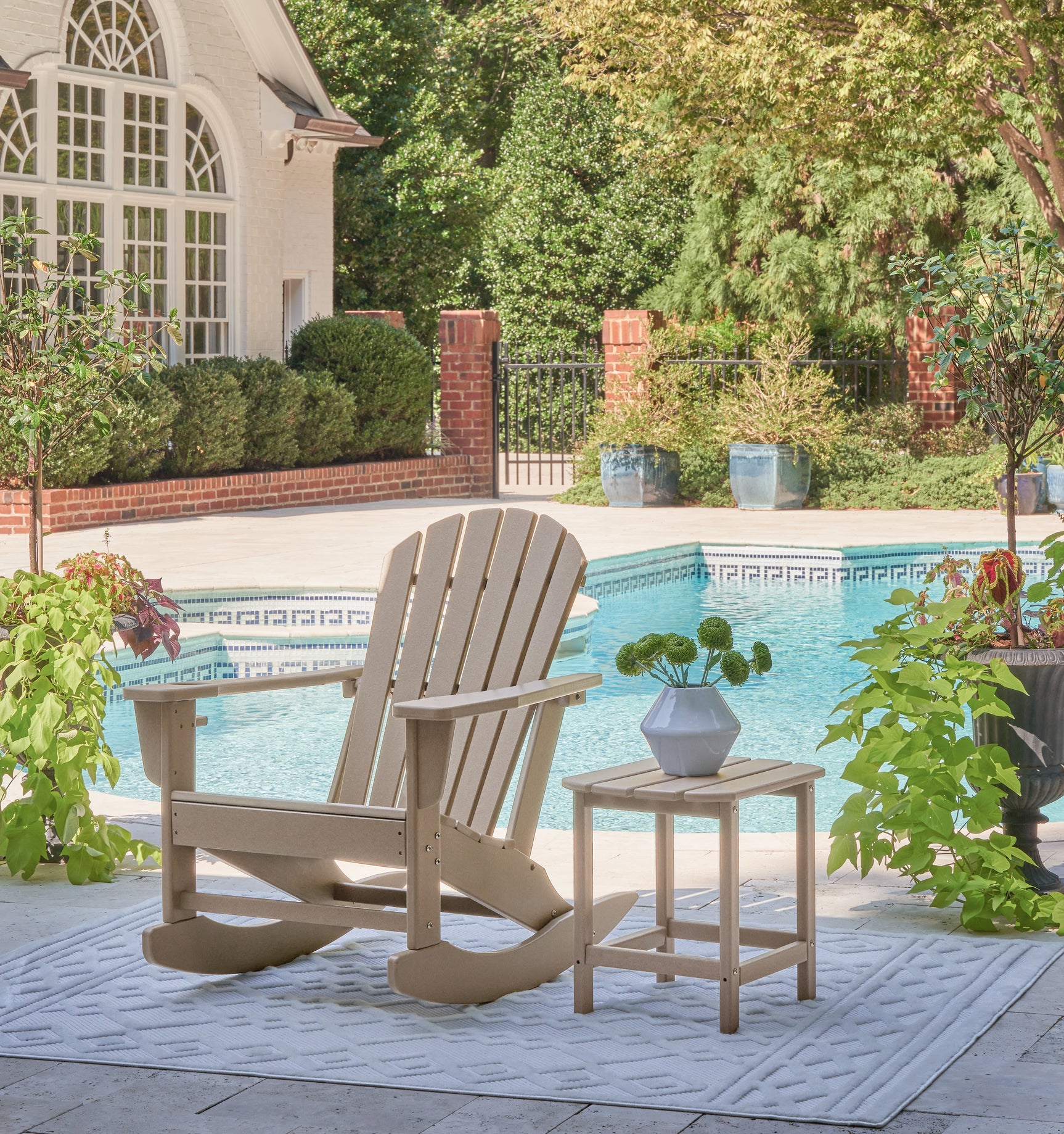 Sundown Driftwood Treasure Outdoor Chair with End Table
