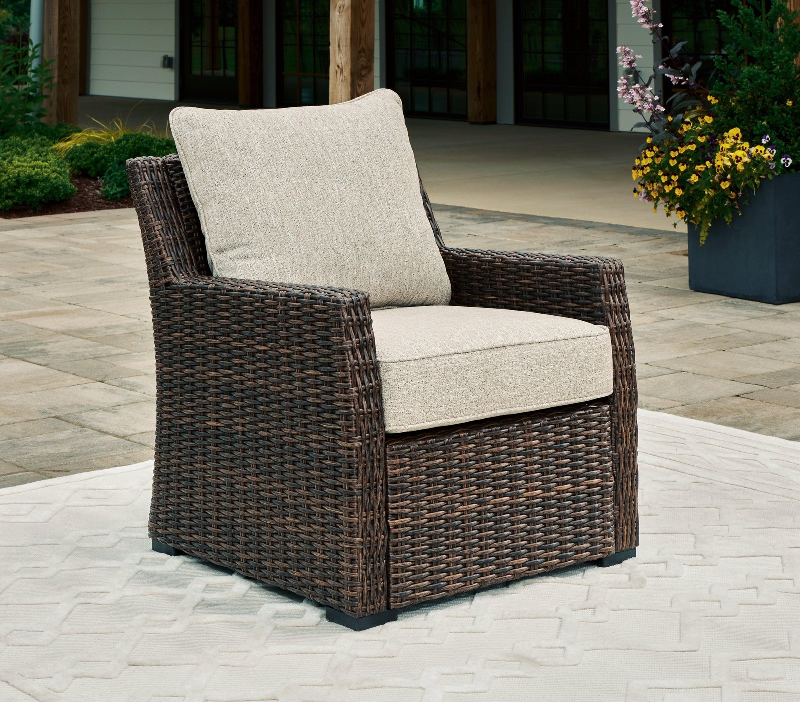 Brook Ranch Brown Outdoor Lounge Chair With Cushion - Ella Furniture