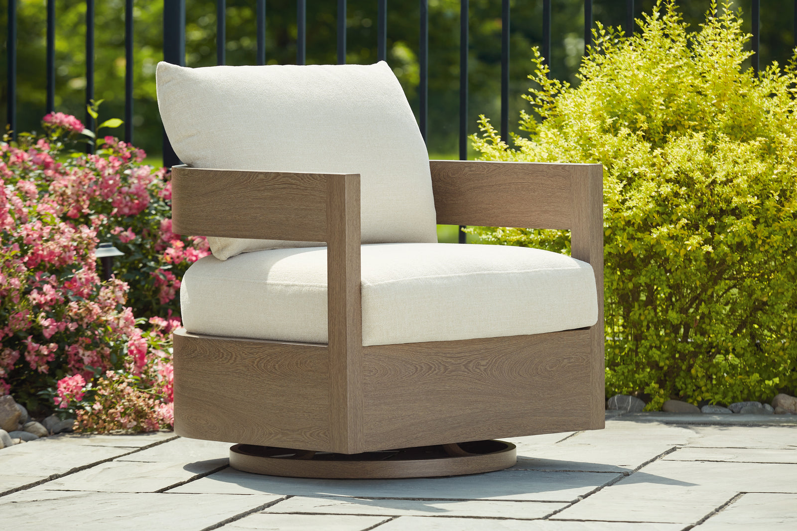 Serene Dark Brown/White Bay 2 Outdoor Lounge Chairs with End Table
