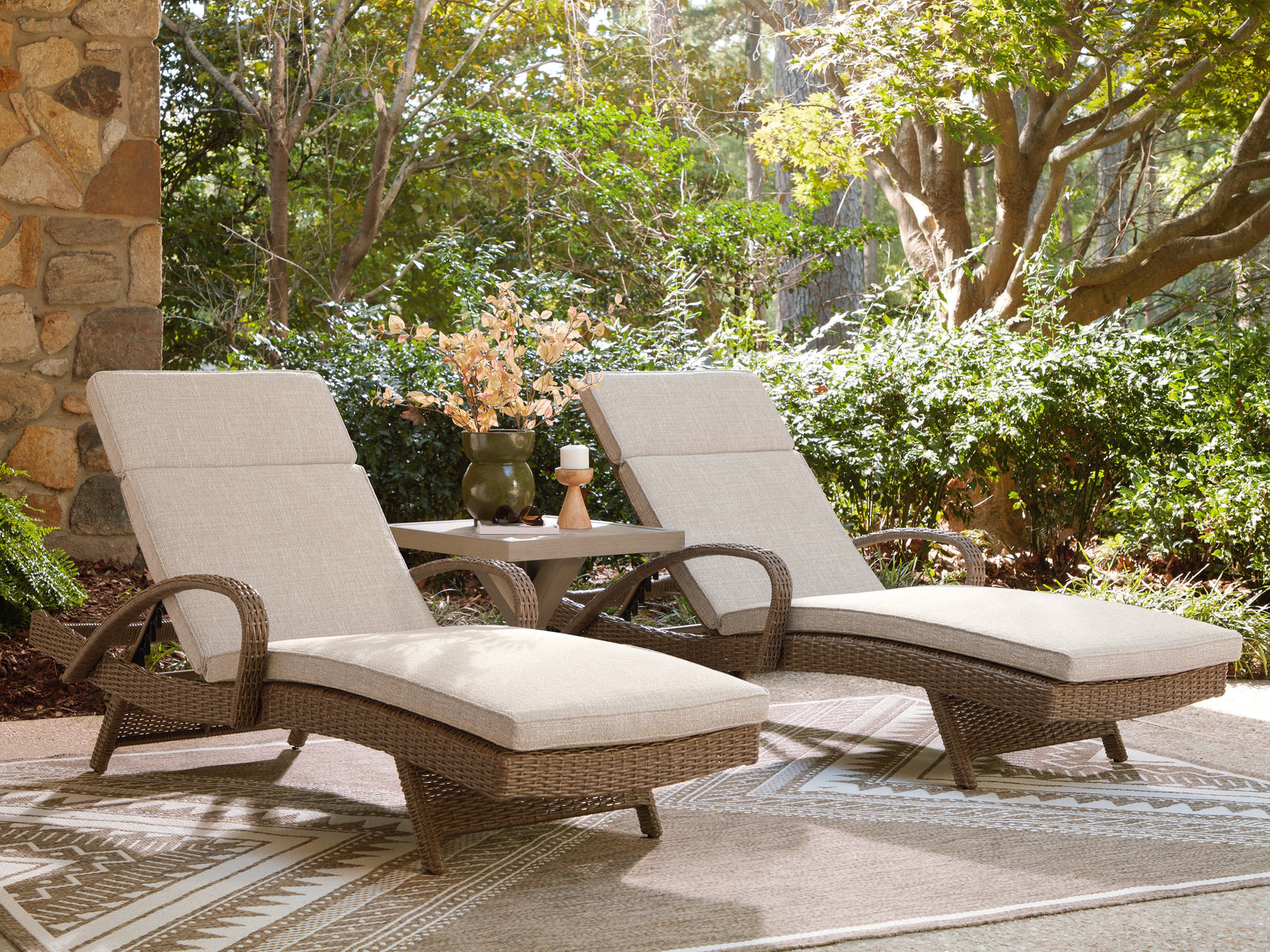 Laguna Beige Heights 2 Outdoor Lounge Chairs with End Table