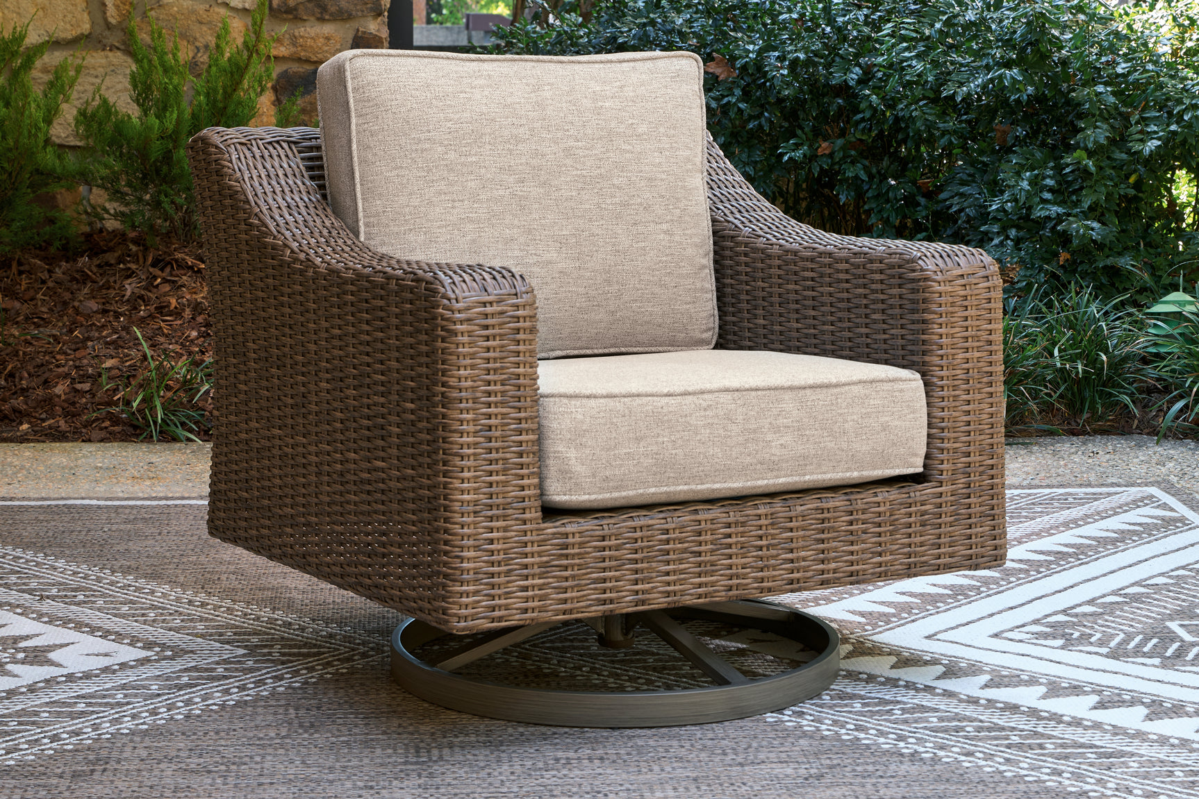 Laguna Beige Heights 2 Outdoor Swivel Lounge Chairs