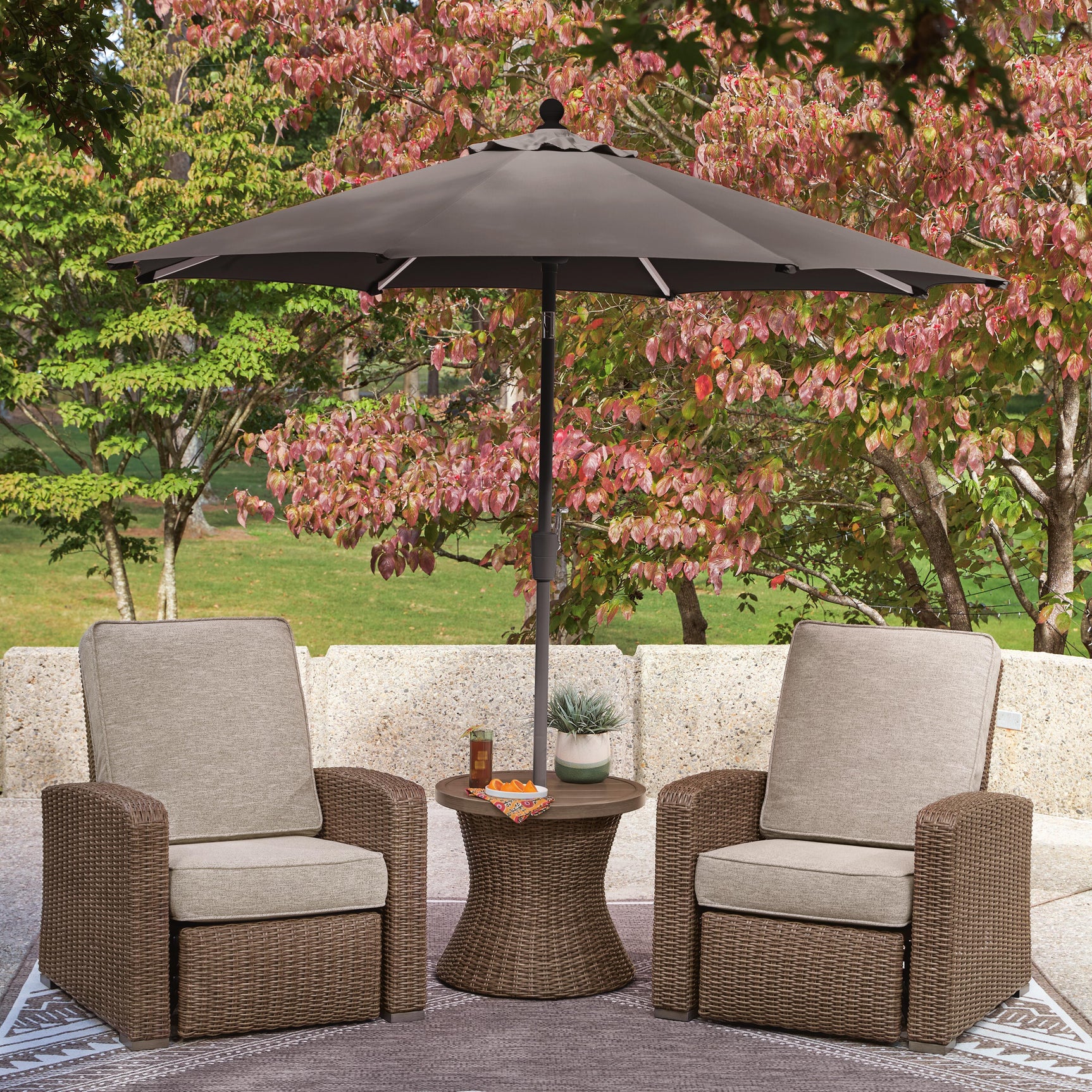 Laguna Beige Heights 2 Outdoor Recliners and End Table