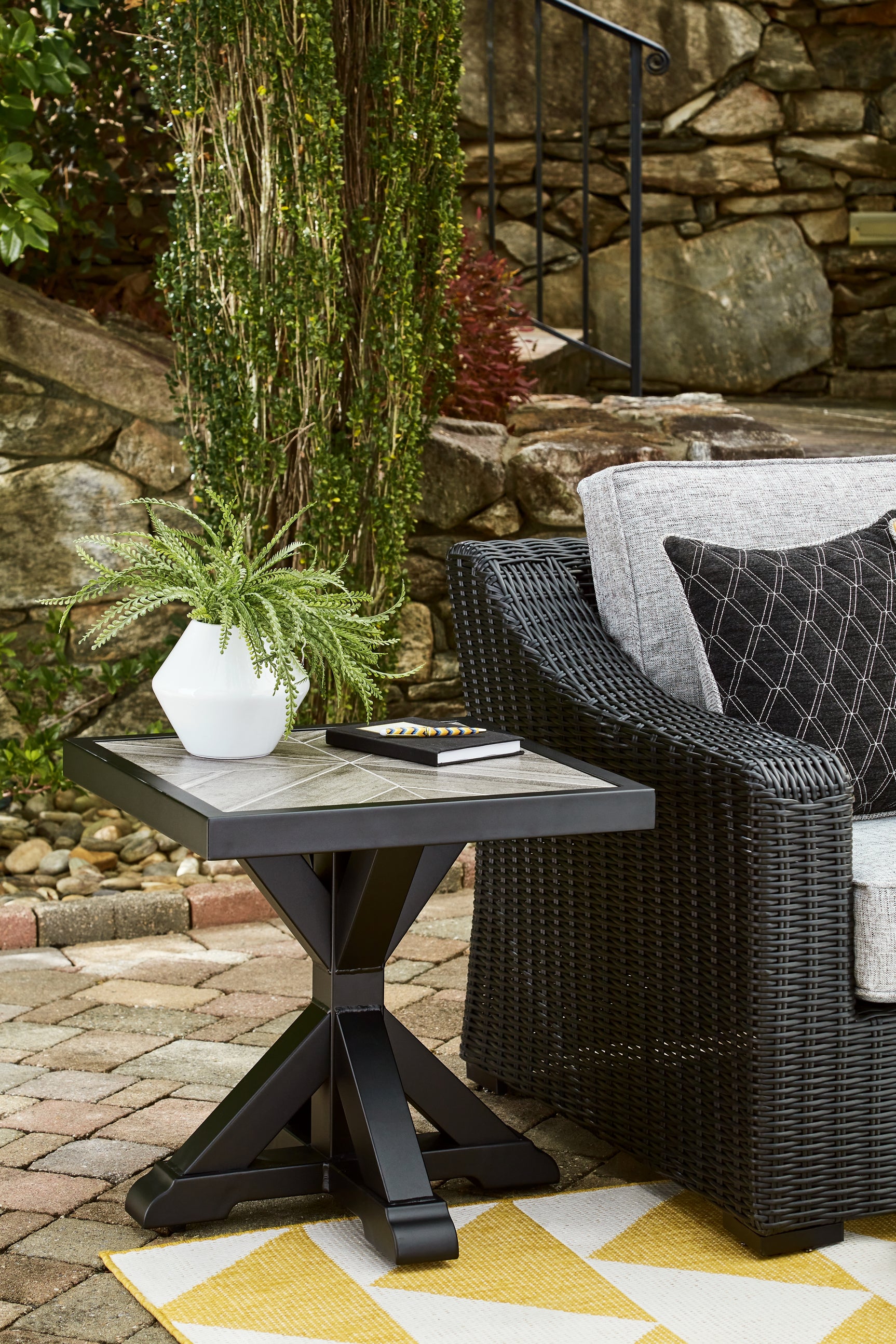 Beachcroft Black/Light Gray Outdoor Sofa and  2 Lounge Chairs with Coffee Table and 2 End Tables