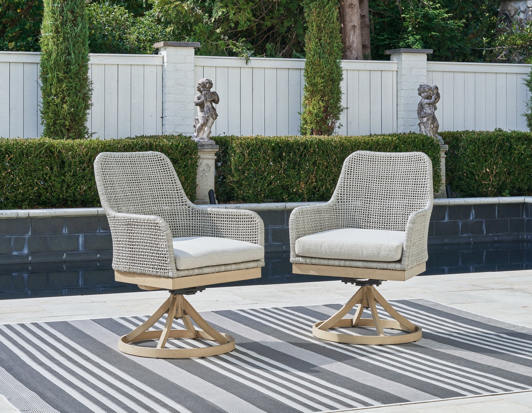 Seton White Creek Outdoor Dining Table and 4 Chairs