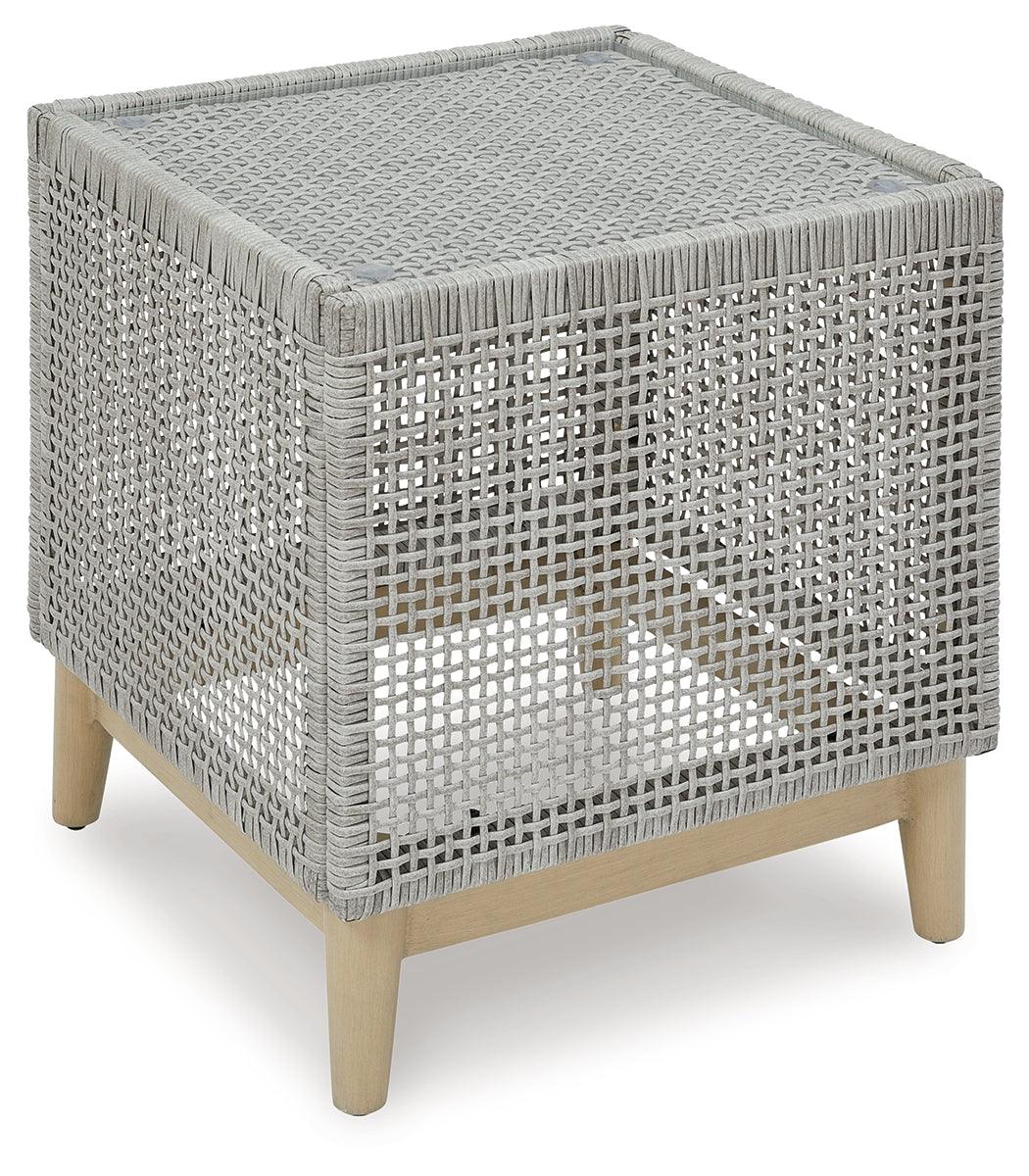 Seton Gray Creek 2 Outdoor Lounge Chairs with End Table