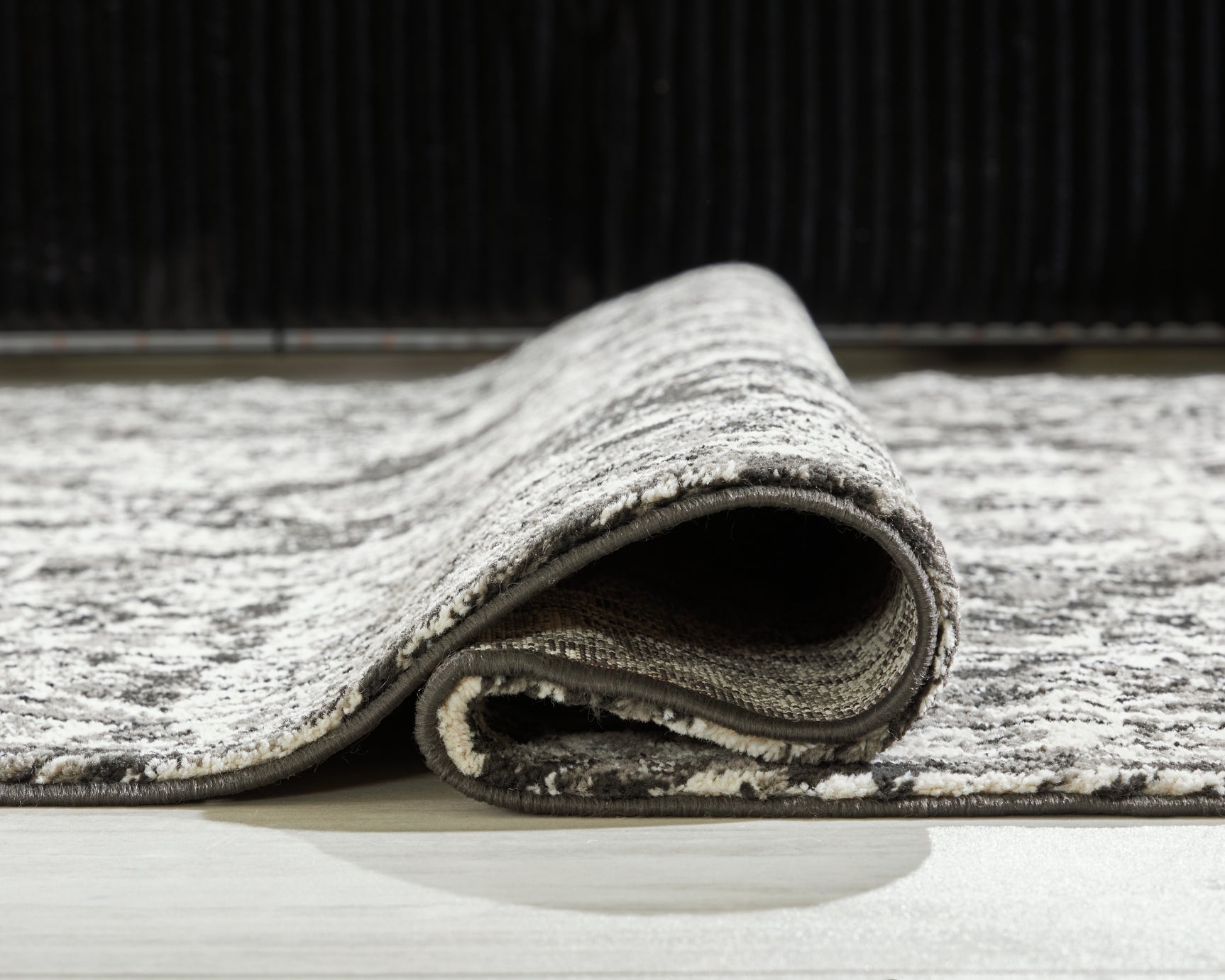 Glennisman Black/Gray/Ivory Medium Rug