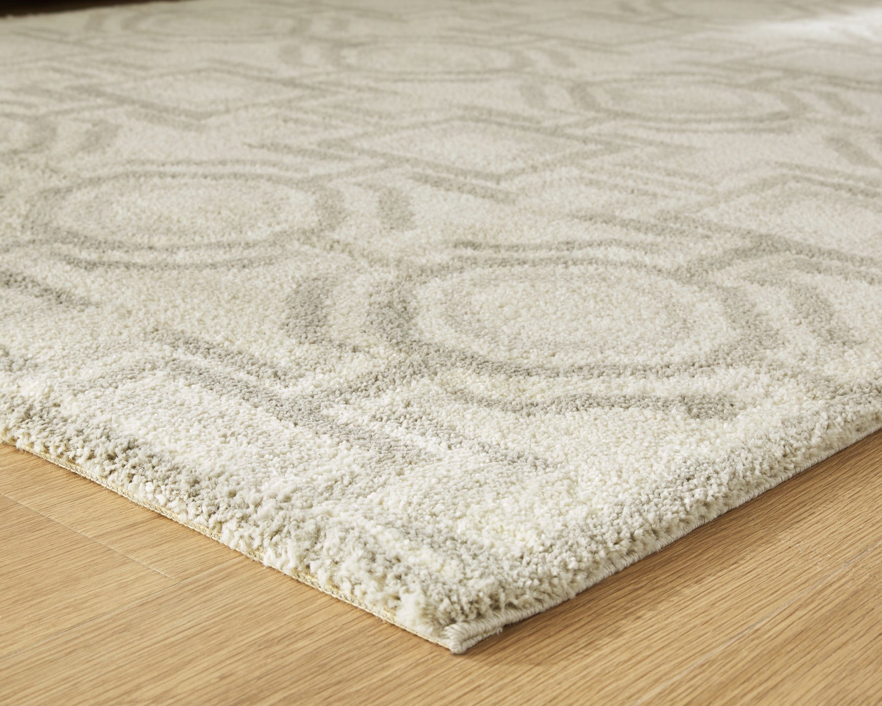 Maconville Ivory/Gray Large Rug