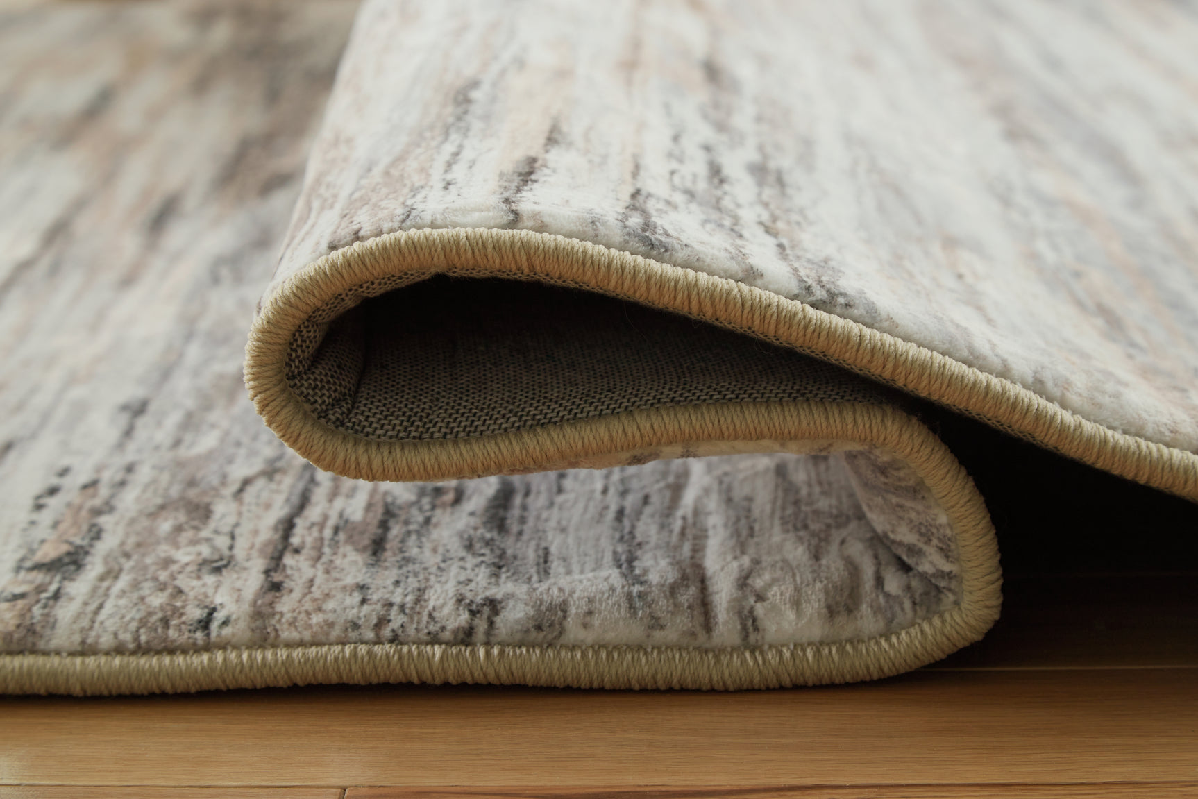 Nace Gray/Brown/White 5' x 7' Memory Foam Area Rug
