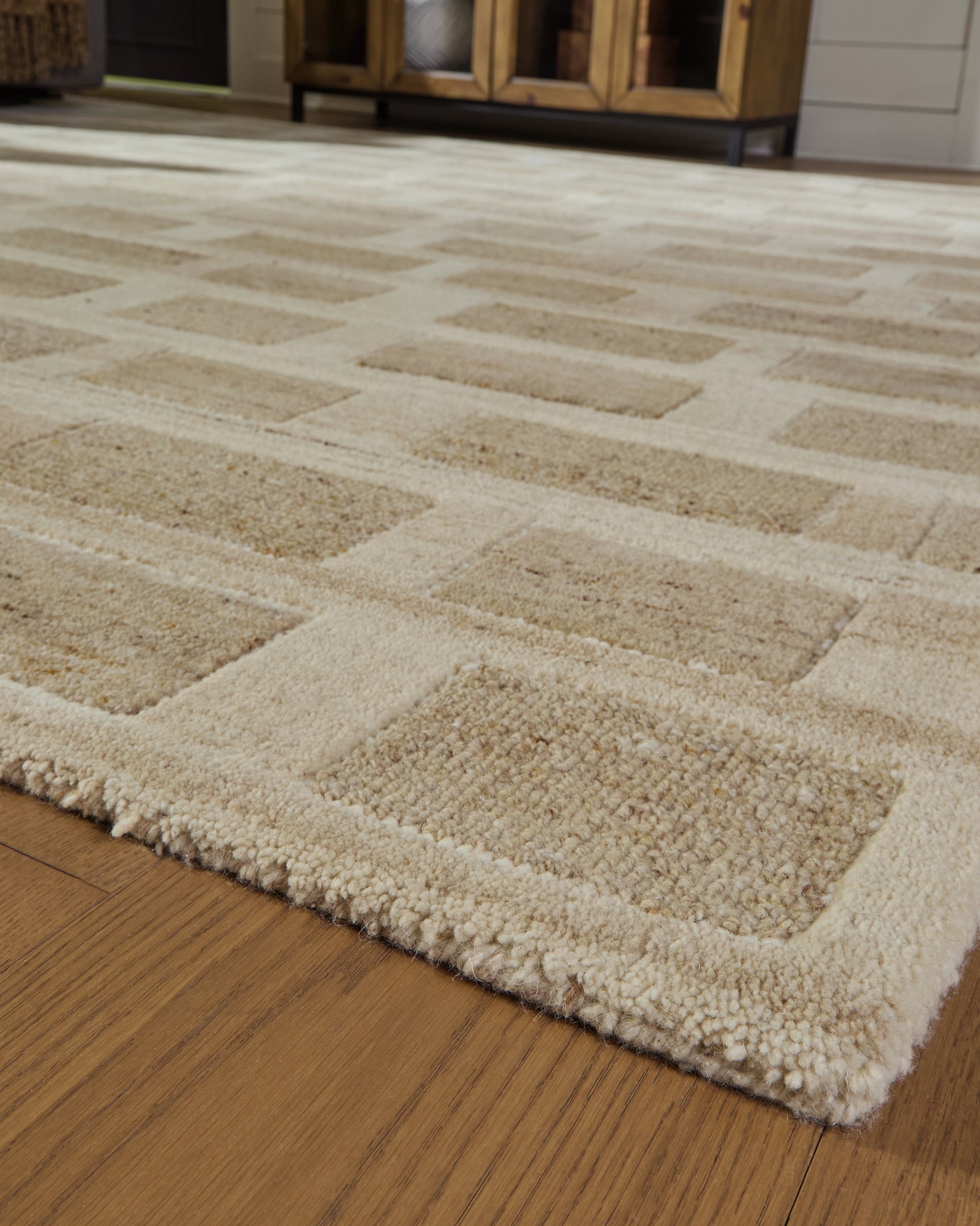Lisgrove Tan/Brown/White 7'8" x 10' Area Rug