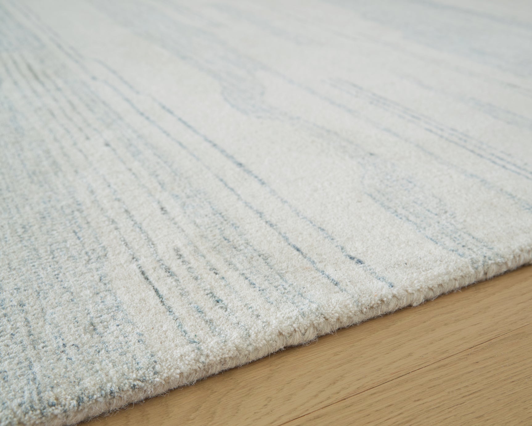 Genemost Ivory/Blue 5' x 7' Area Rug