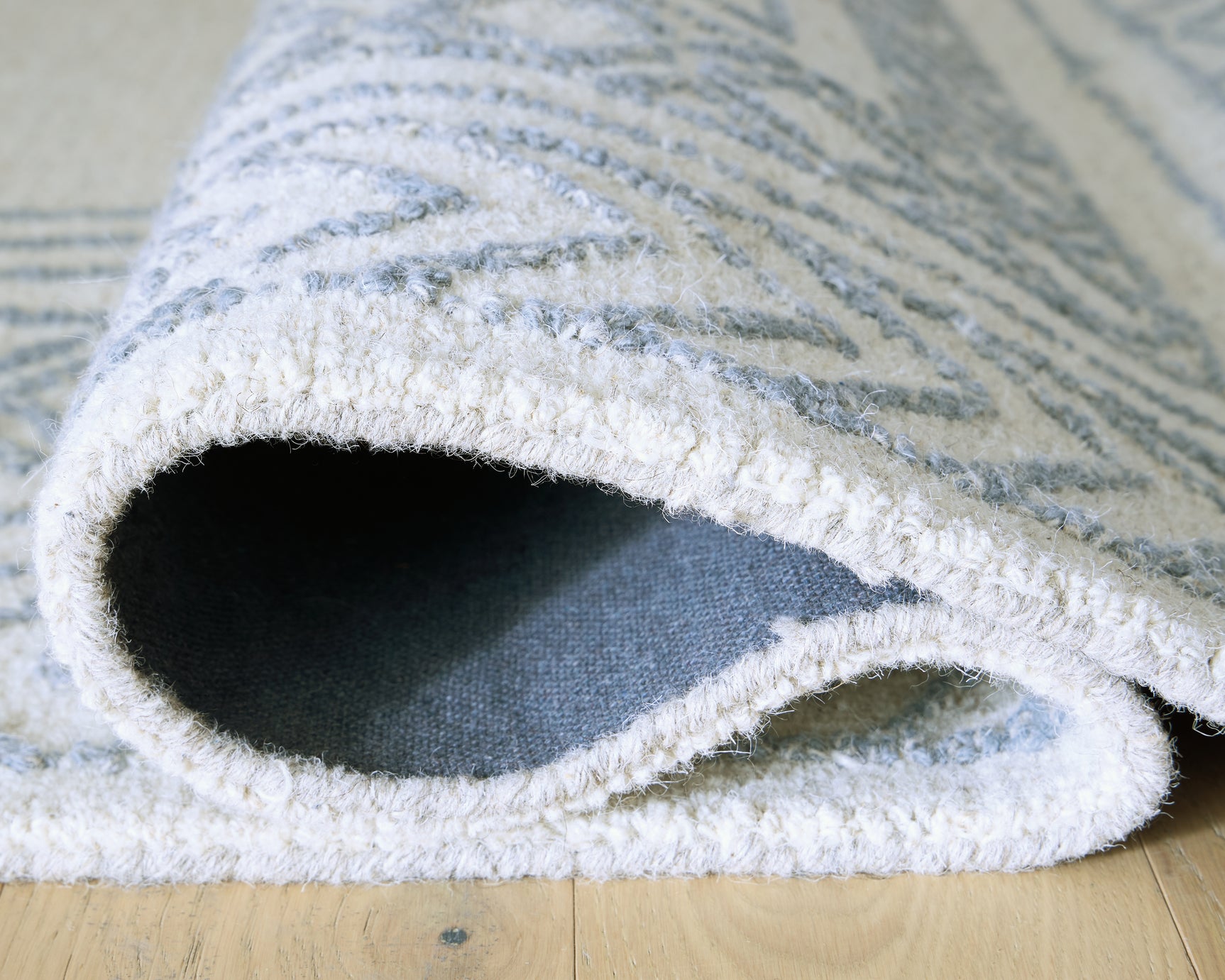 Azelhurst Blue/Ivory/Gray 5' x 7' Area Rug