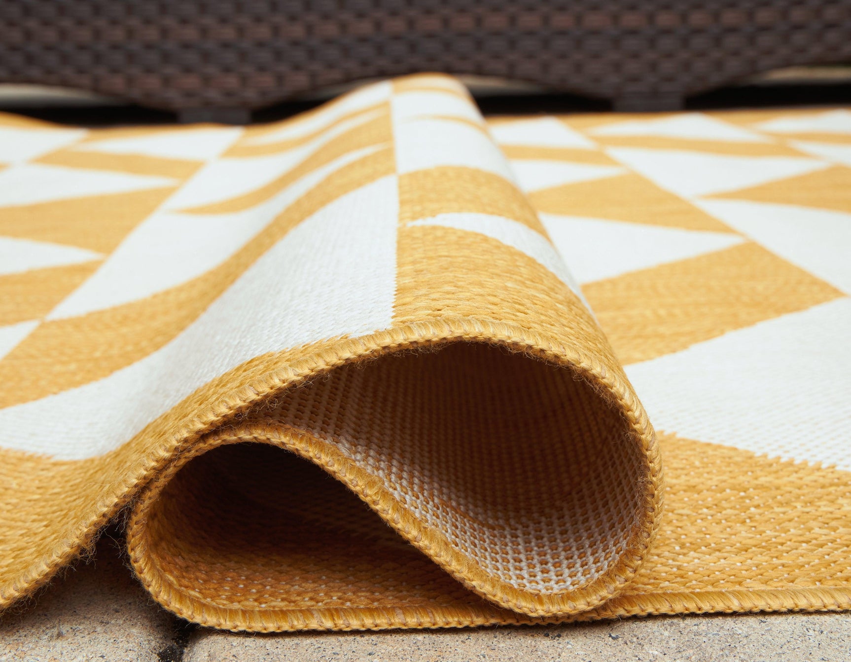 Thomley 5' x 7' Ivory and Yellow Geometric Rug