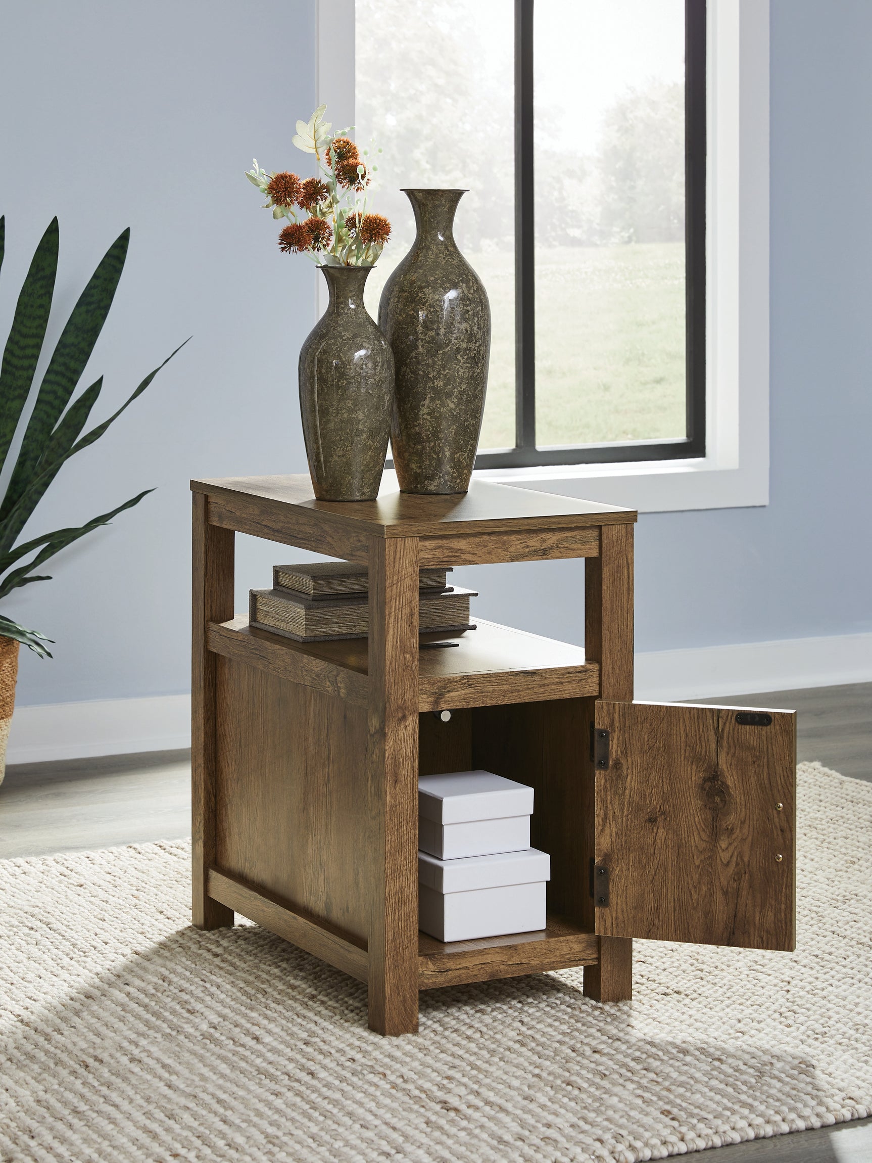 Fendenmore Brown Chairside End Table