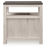 Fendenmore Brown Gray/Antique White Chairside End Table