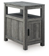 Fendenmore Brown/Gray Chairside End Table