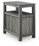 Fendenmore Brown/Gray Chairside End Table