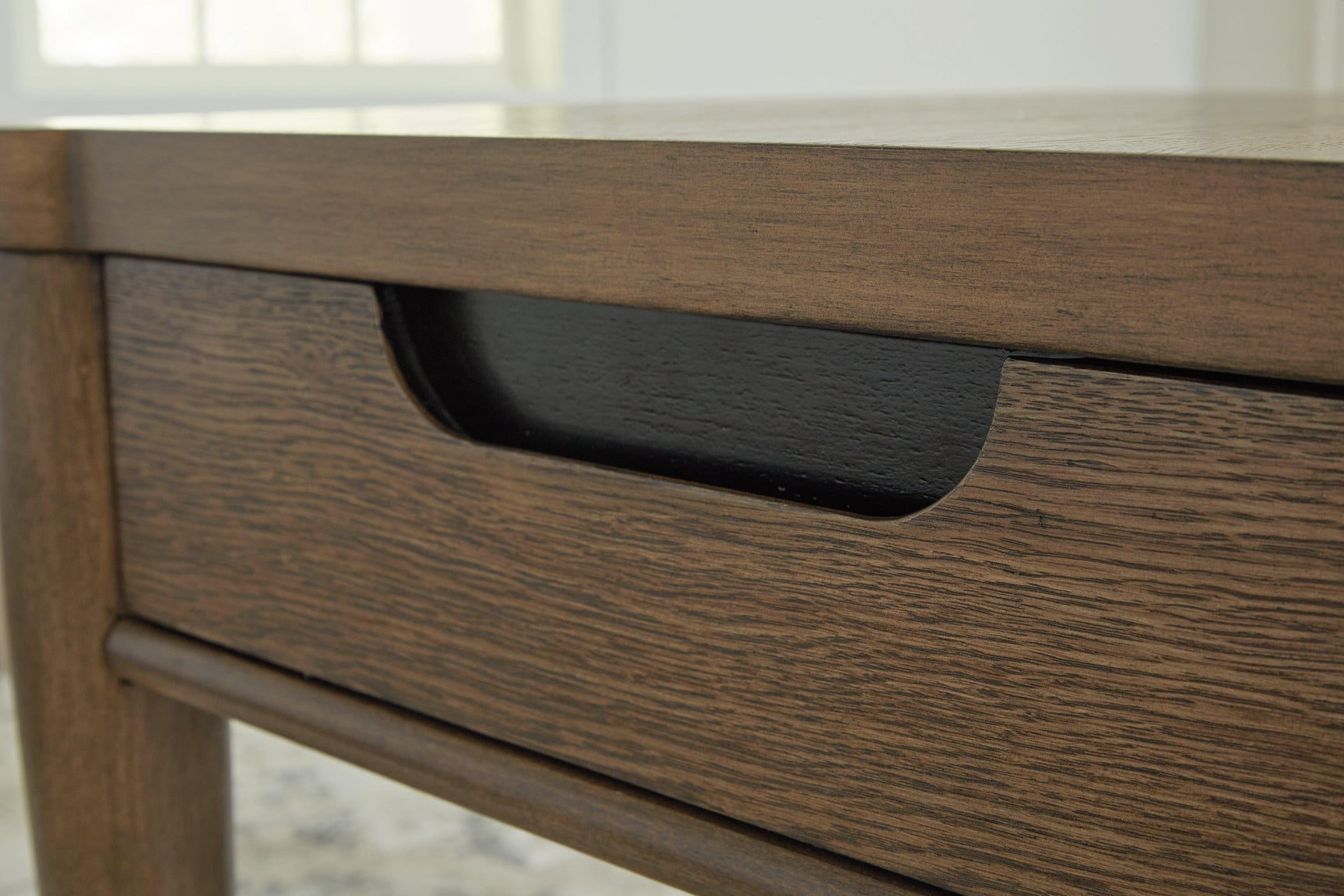 Roanhowe Brown Coffee Table With 2 End Tables