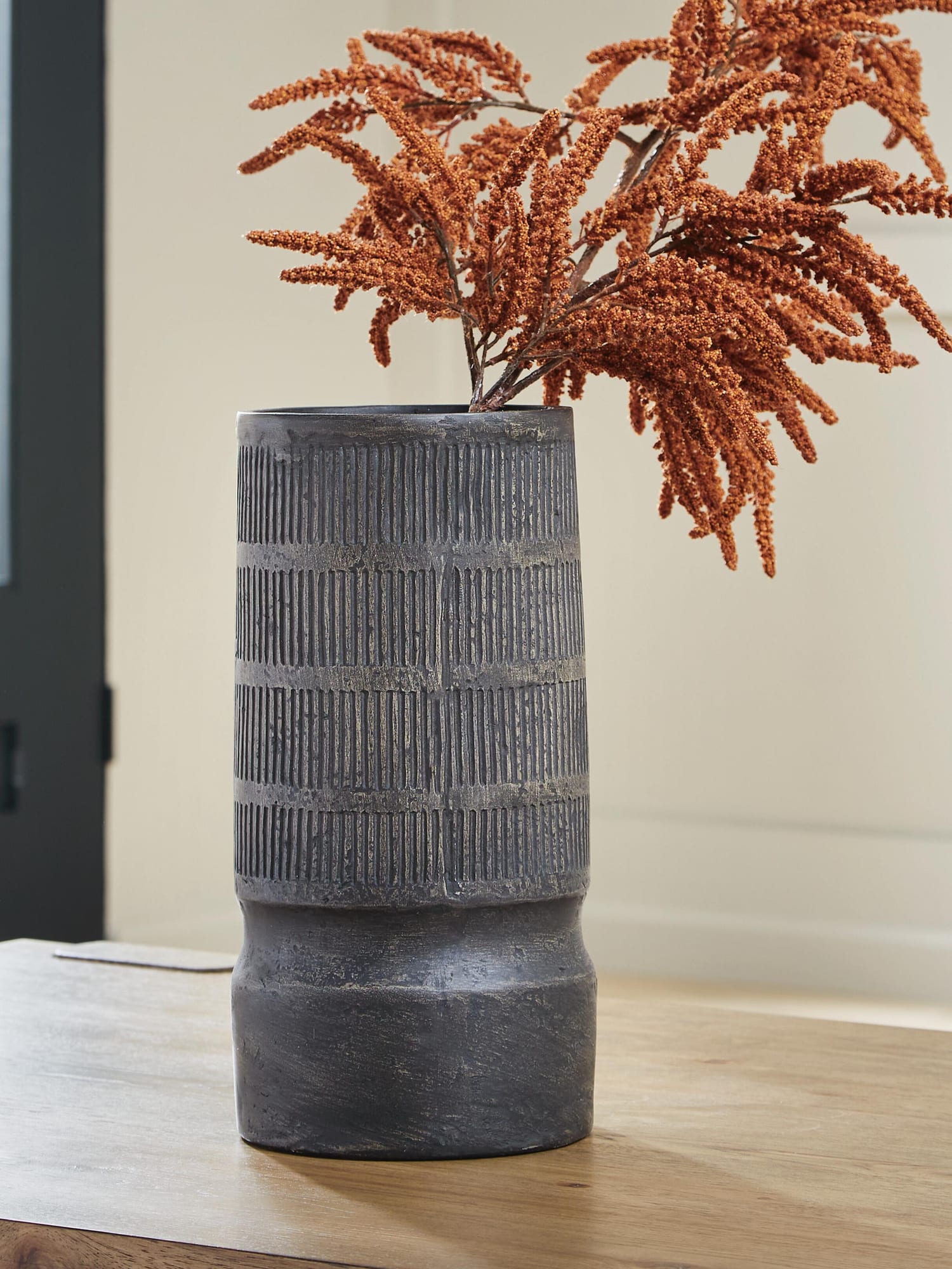 Beninworth Antique Black Vase from Ella Furniture