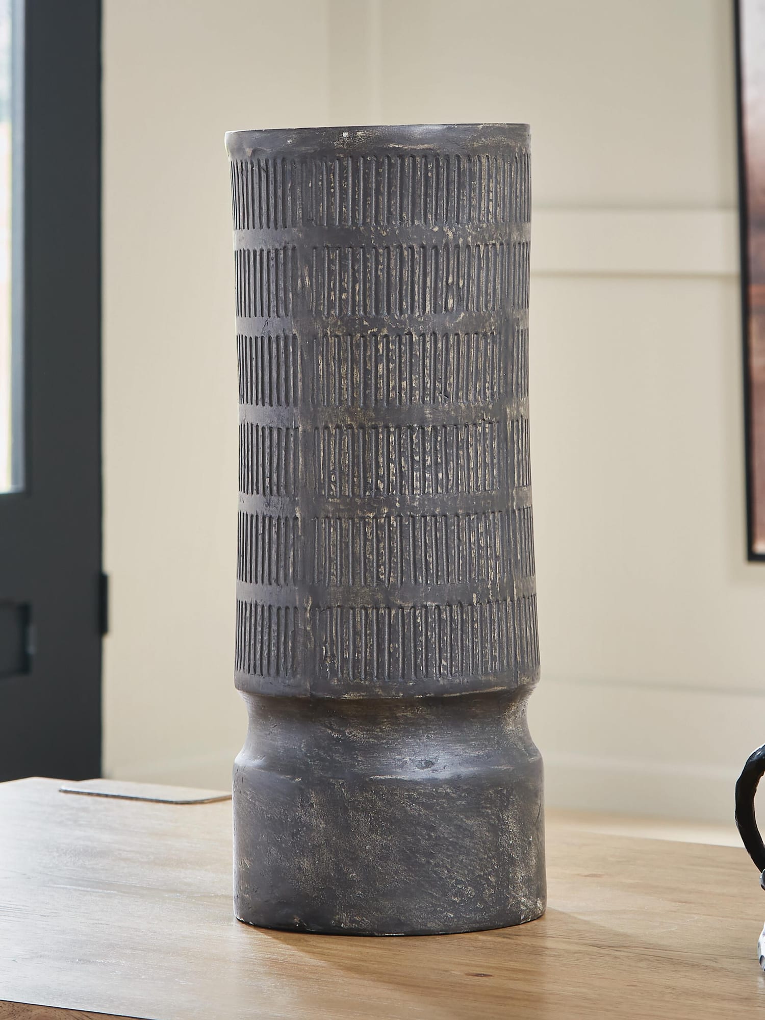 Beninworth Antique Black Vase from Ella Furniture