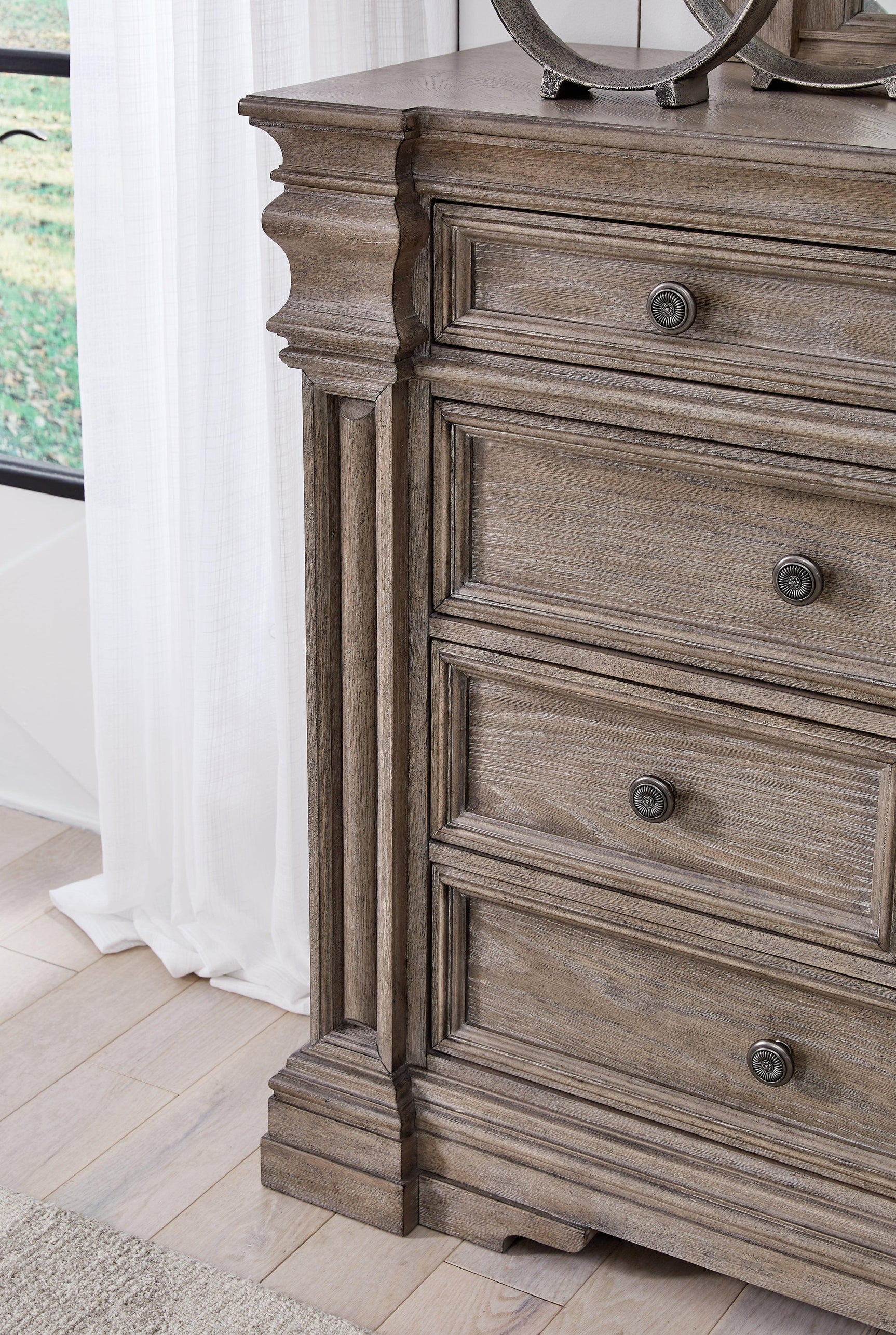 Blairhurst Light Grayish Brown Dresser - Ella Furniture
