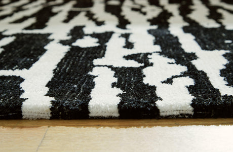 Bramshaw Black/Ivory Medium Rug - Ella Furniture