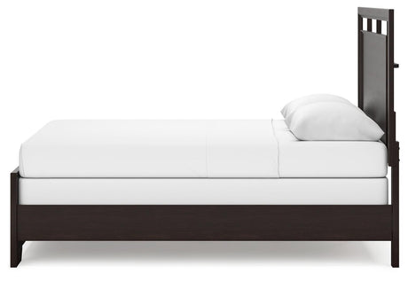 Covetown Dark Brown Queen Panel Bed - Ella Furniture