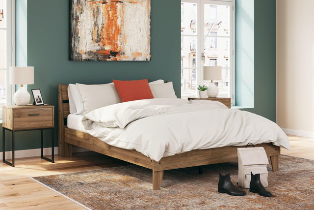 Deanlow Honey Queen Platform Panel Bed - Ella Furniture