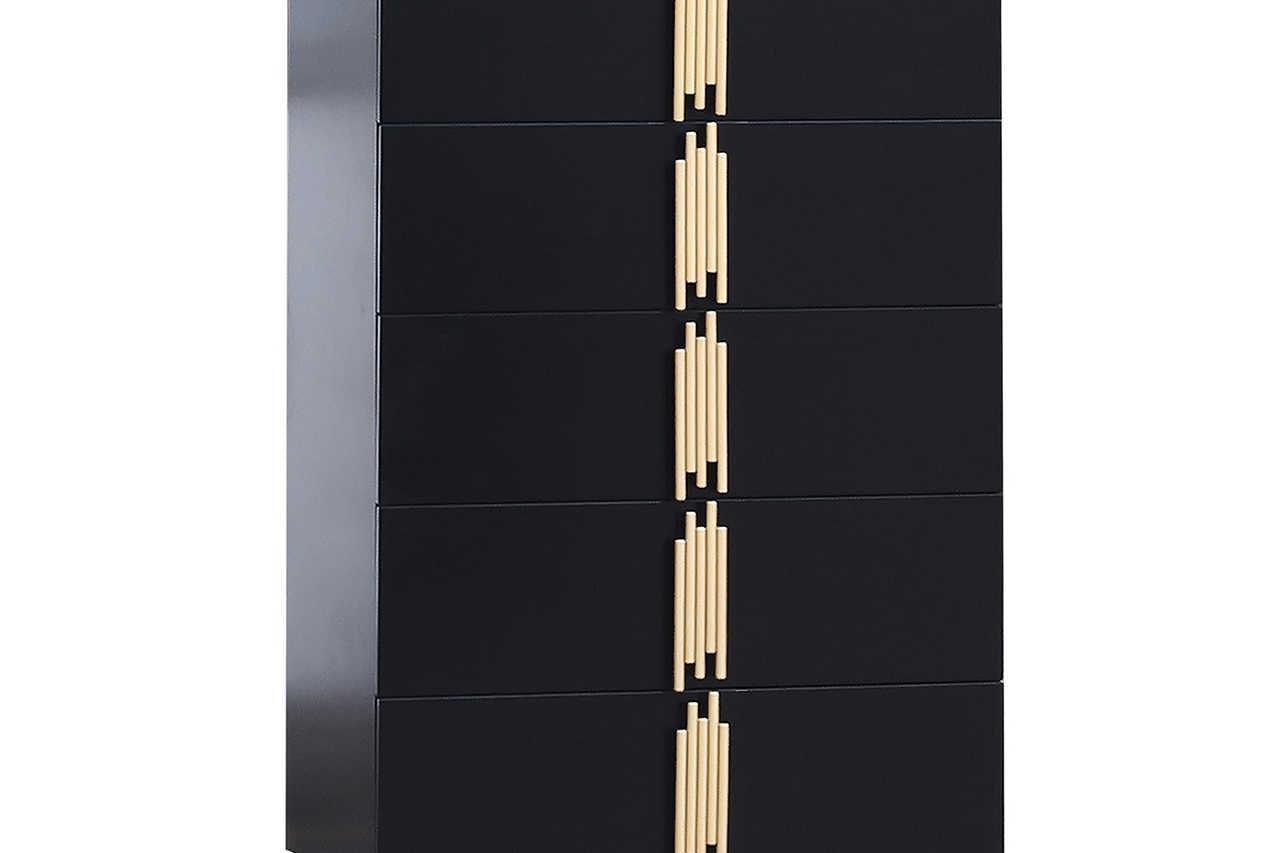 Evon Black Chest