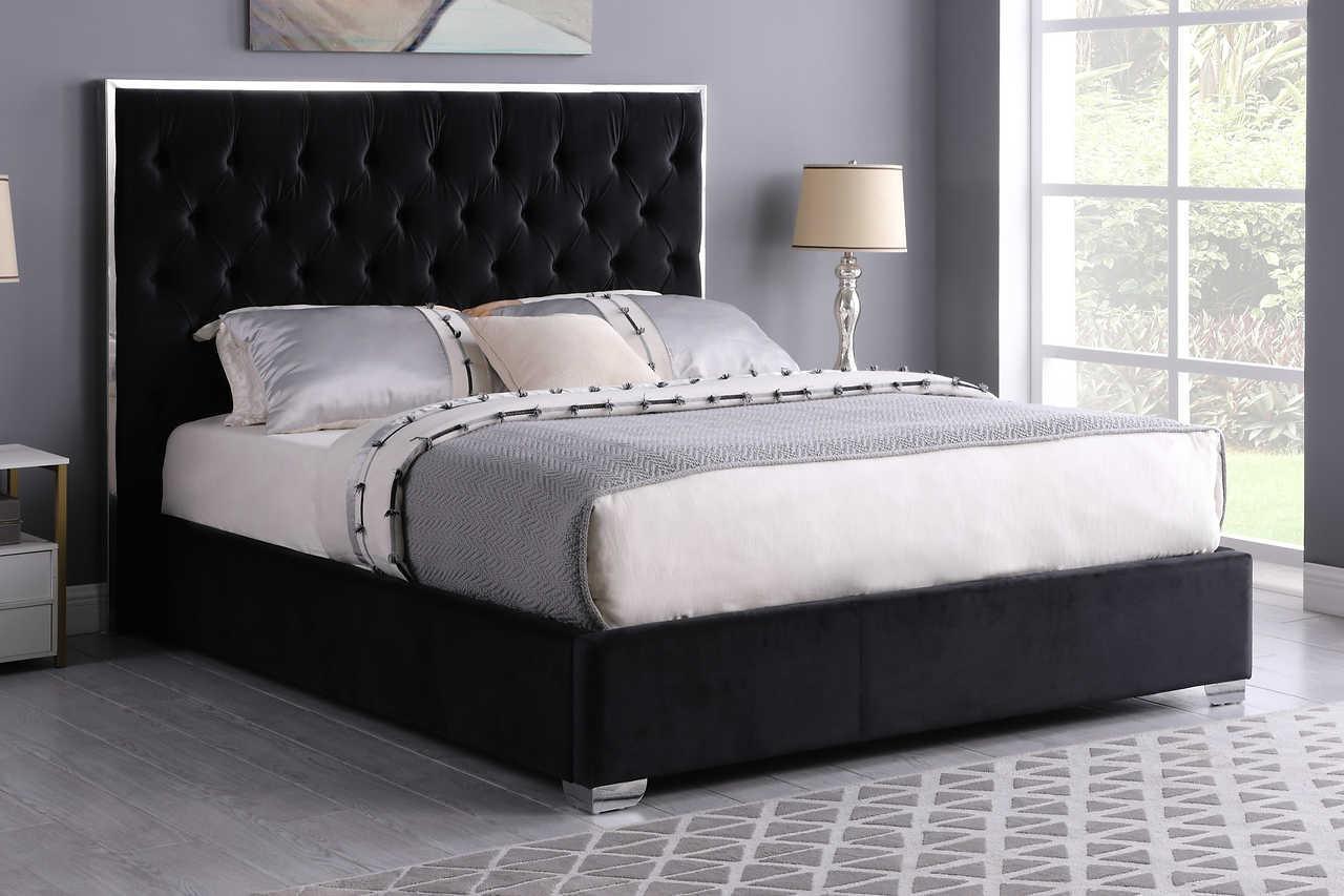 Rose Black Upholstered Tufted Platform Queen Bed
