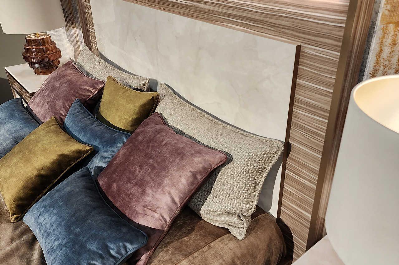 Luce Beige LED Italian Bedroom Set