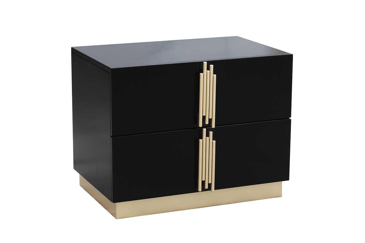 Evon Black Chest