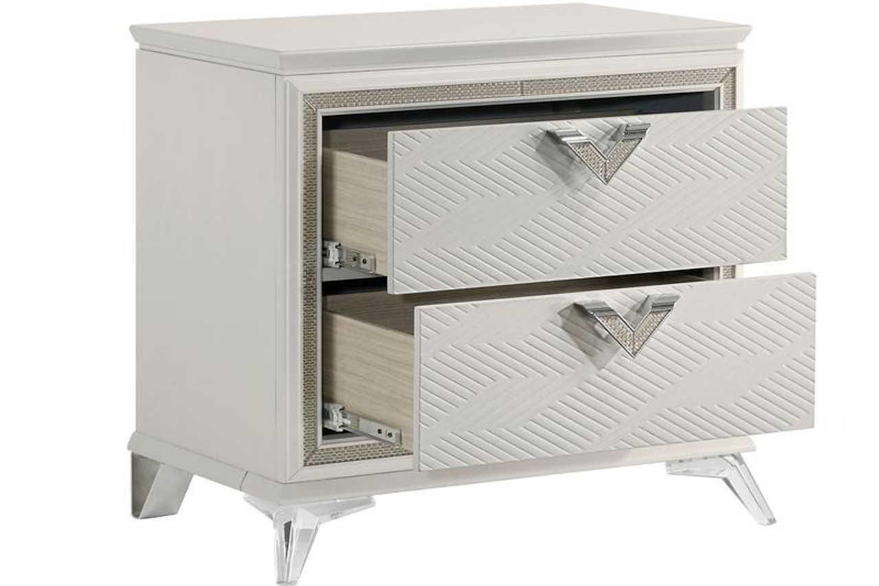 Chiara Majestic Gold Chest