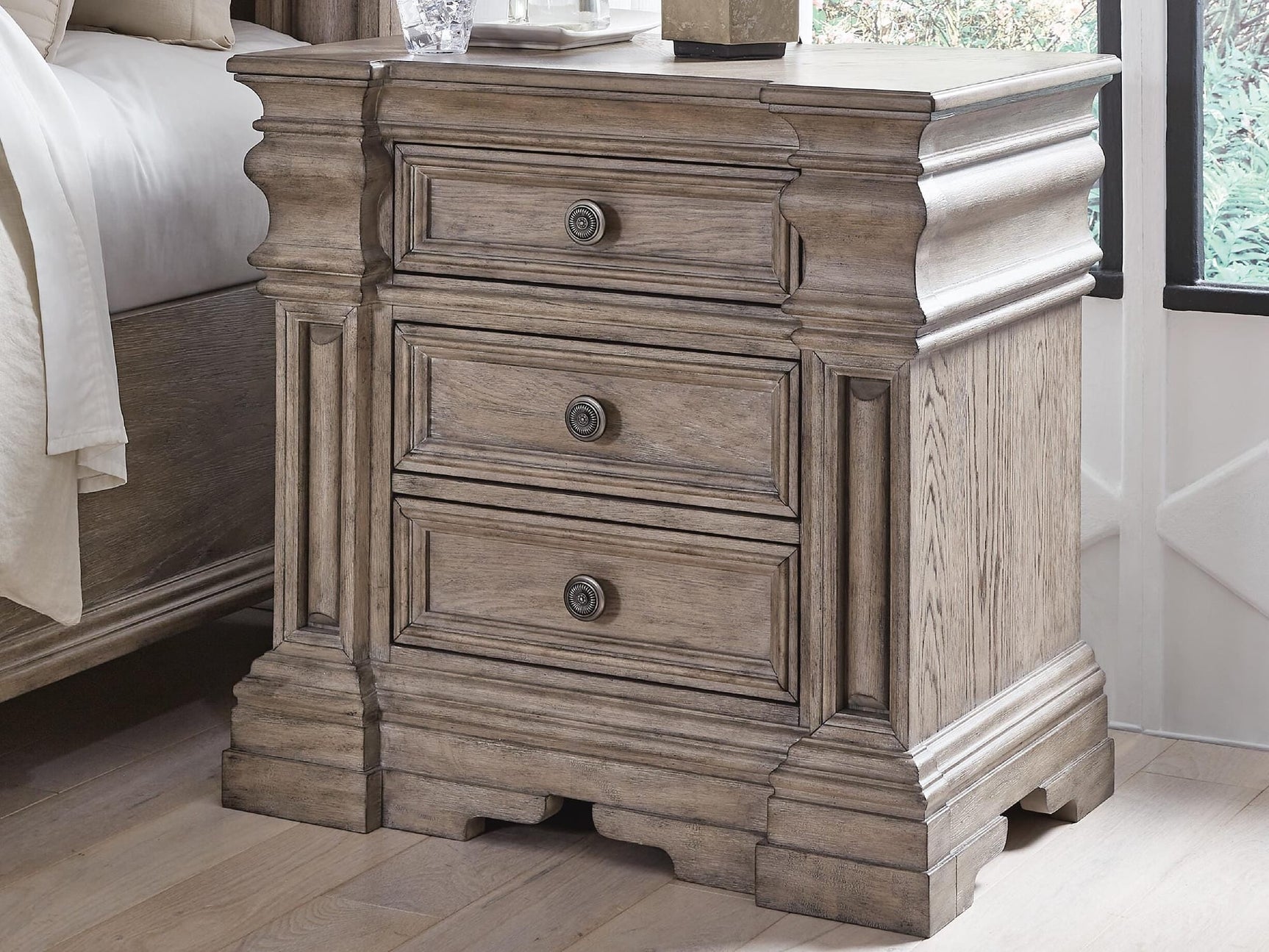 Blairhurst Light Grayish Brown Panel Bedroom Set view 15