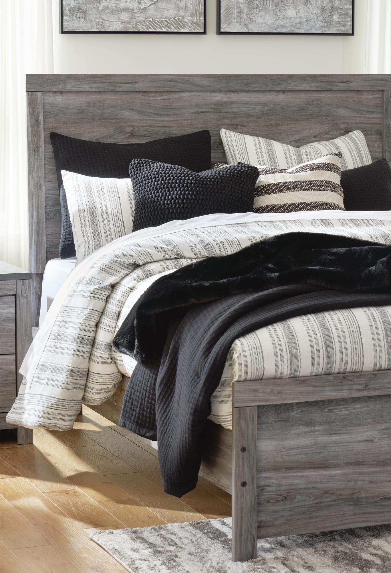 Bronyan Dark Gray Panel Bedroom Set detail view