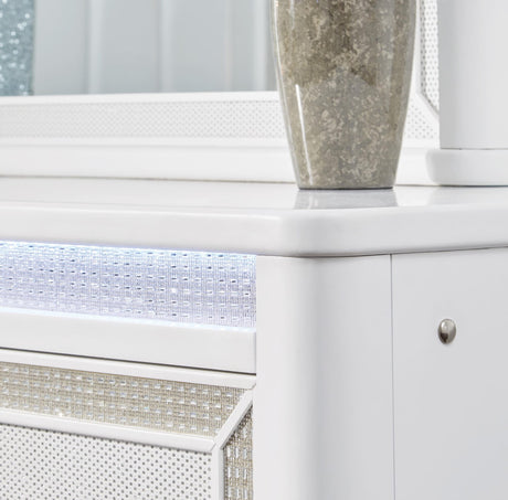 Chalanna White Upholstered Storage Bedroom Set detail view