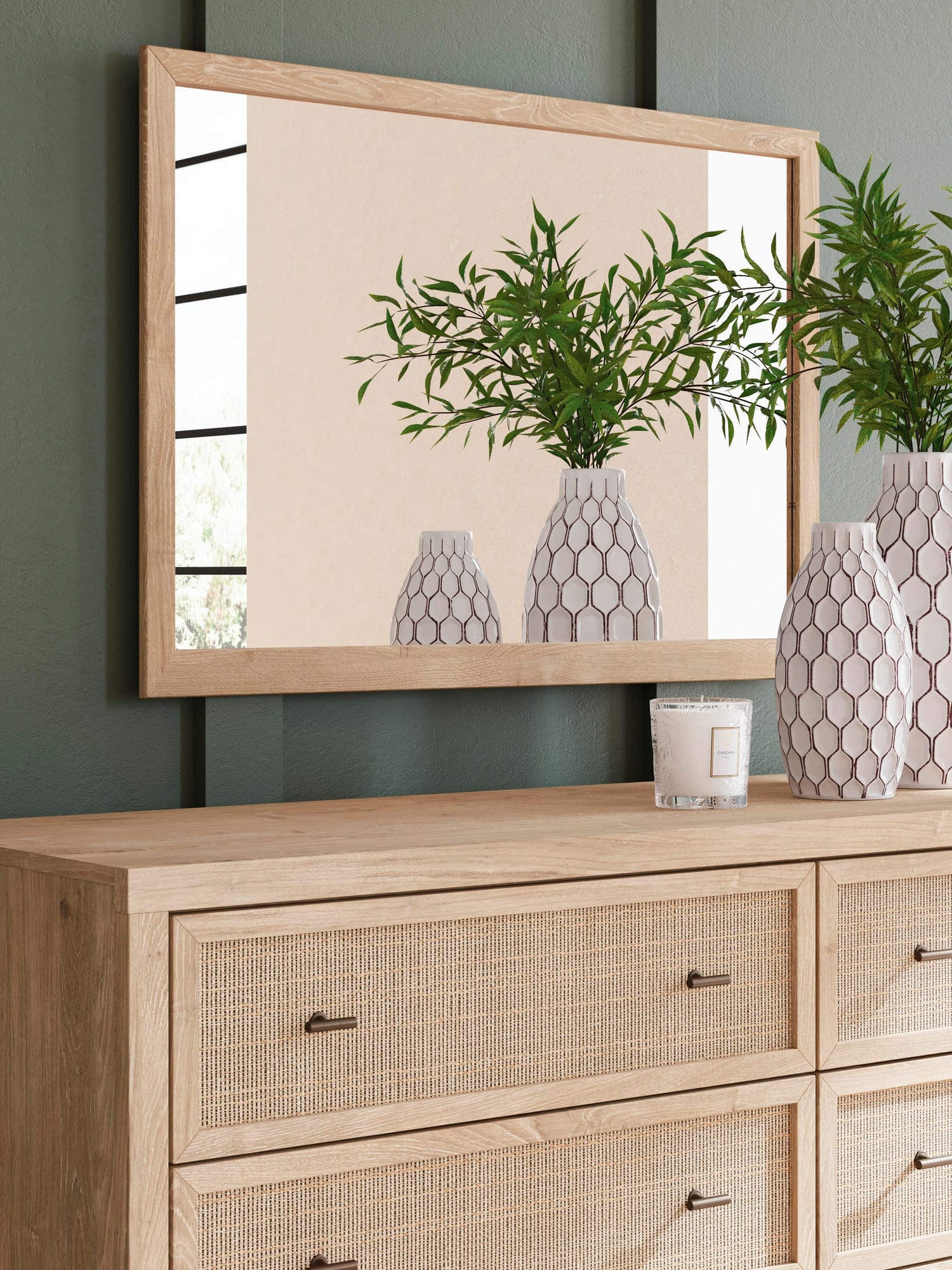 Cielden Two-tone Panel Bedroom Set detail view