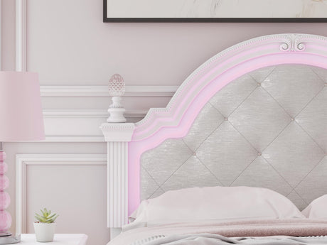 Kozlani White Upholstered Panel Bedroom Set detail view