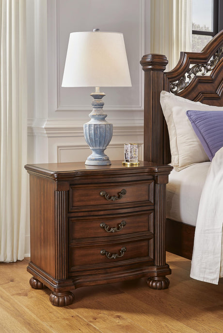Lavinton Brown Poster Bedroom Set view 13