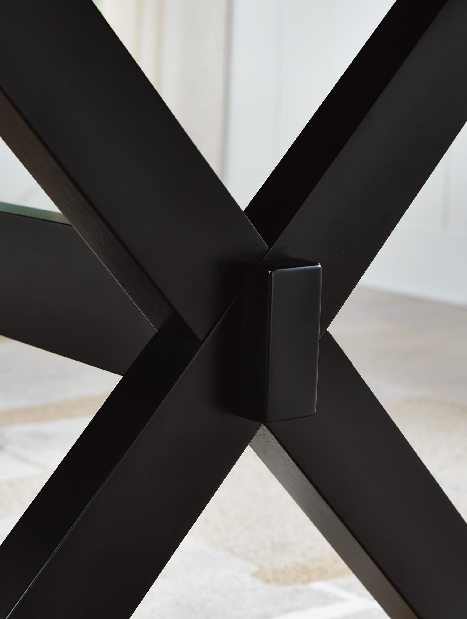 Wildenauer Brown/Black Dining Set finish detail